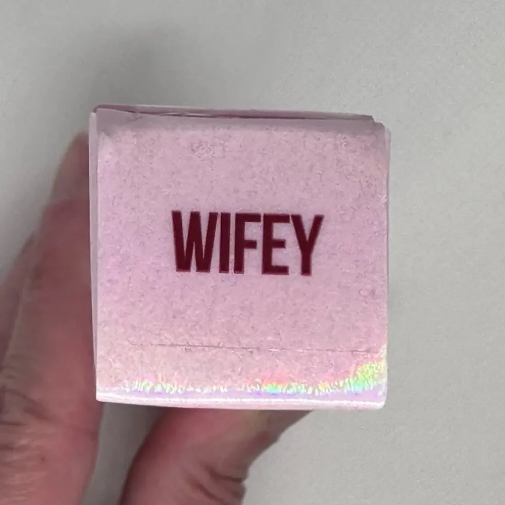 Jeffree Star Wifey supreme gloss